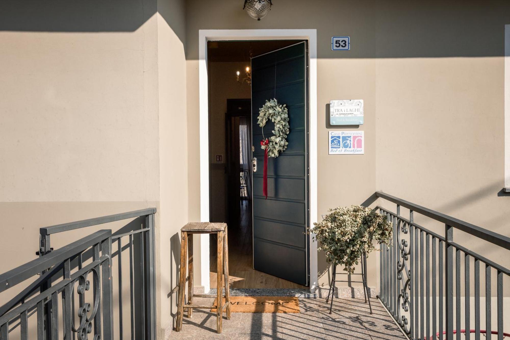 B&B Tra I Laghi Casale Corte Cerro Kültér fotó