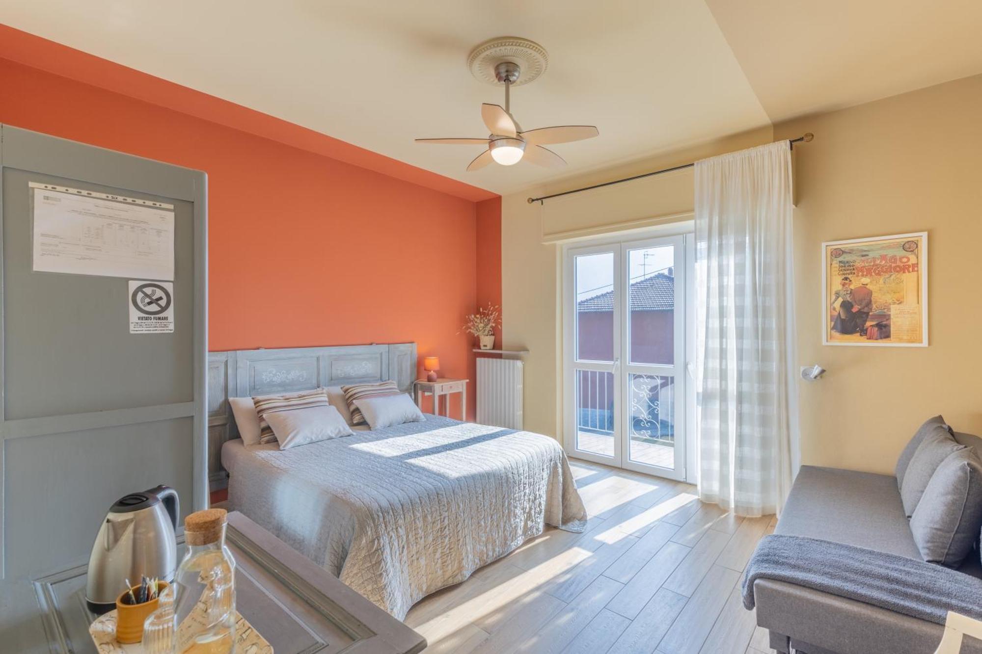 B&B Tra I Laghi Casale Corte Cerro Kültér fotó